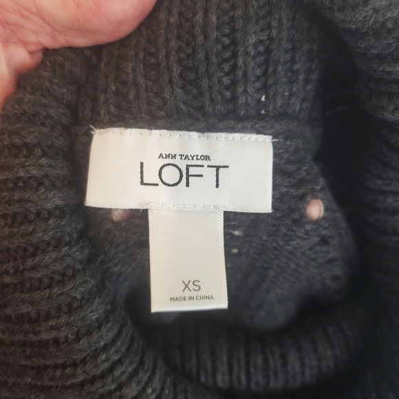 LOFT Sweater Womens XS Wool Blend Gray Turtleneck Open Knit Asymmetrical hem - Picture 3 of 6